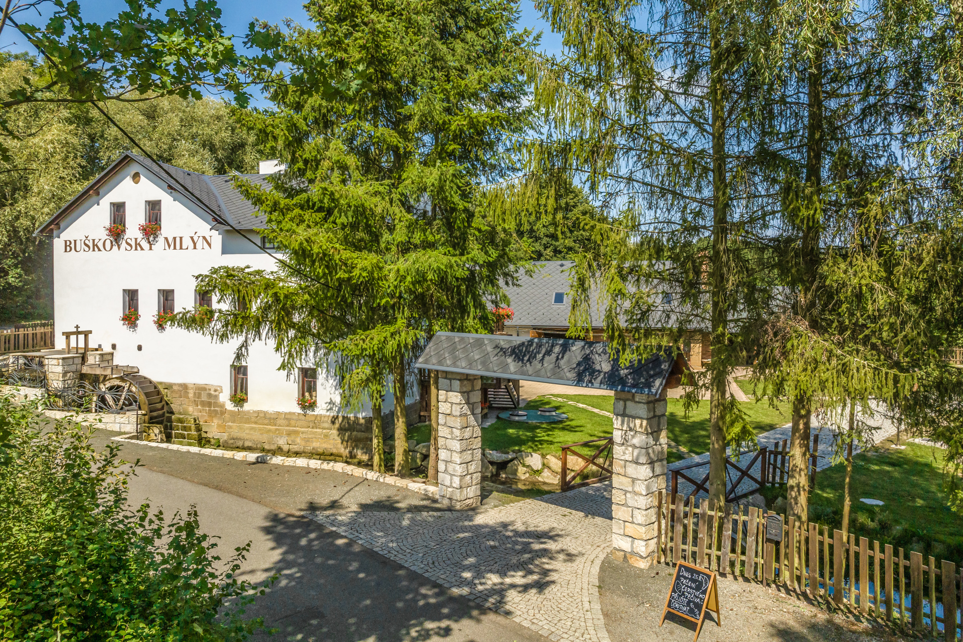 foto exterier zari (26)